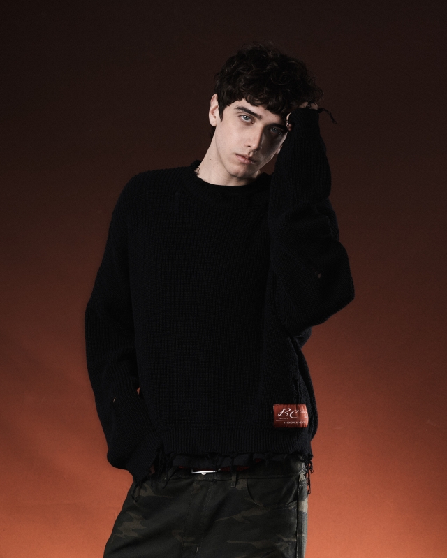 Sweater Destruido Negro