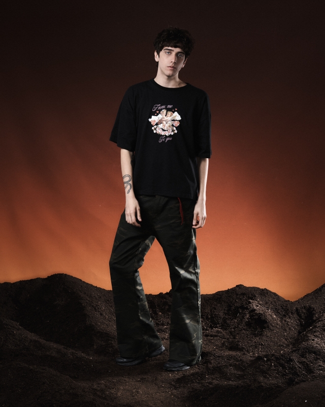 Remera Angelitos Negra