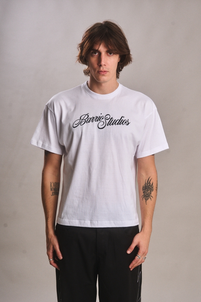 Remera Barrio Studios Blanca